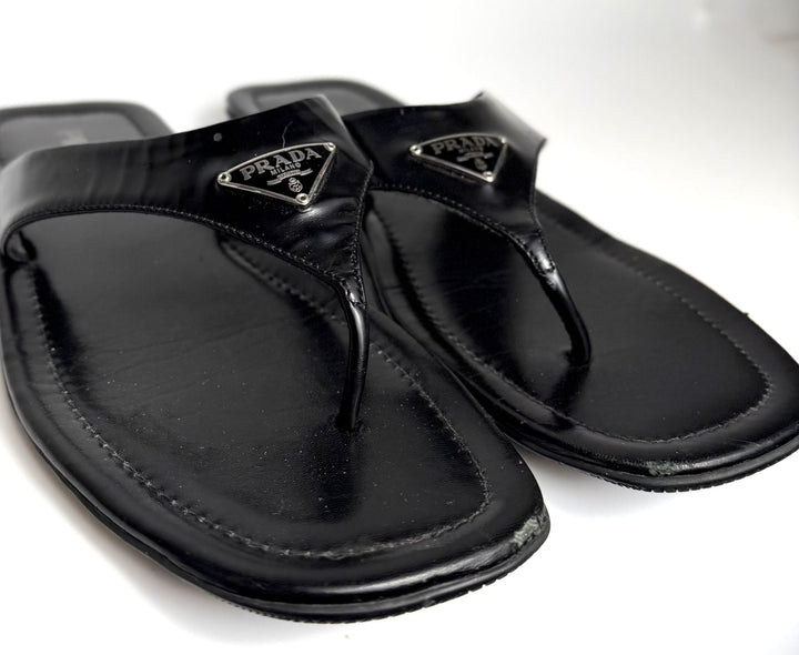 PRADA TRIANGLE LOGO PATENT LEATHER THONG SLIDE SANDALS