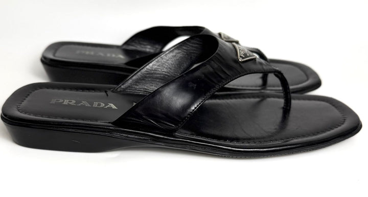 PRADA TRIANGLE LOGO PATENT LEATHER THONG SLIDE SANDALS