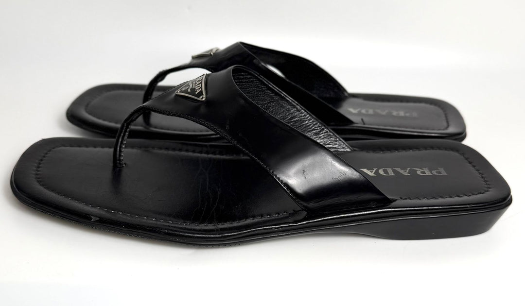 PRADA TRIANGLE LOGO PATENT LEATHER THONG SLIDE SANDALS