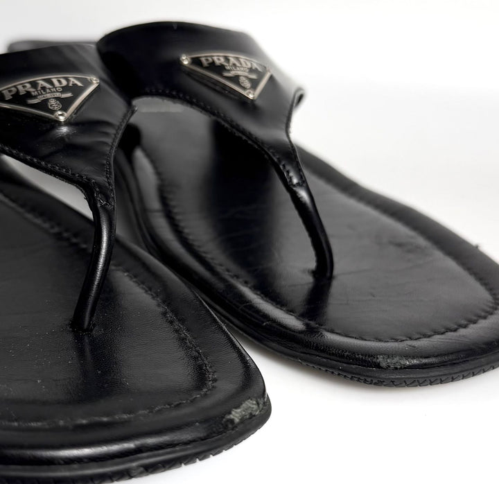 PRADA TRIANGLE LOGO PATENT LEATHER THONG SLIDE SANDALS