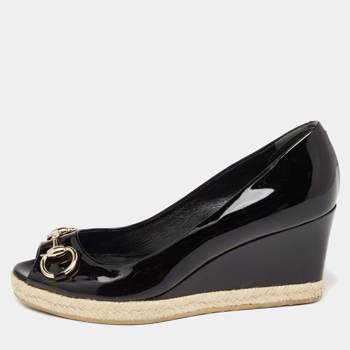 GUCCI PATENT LEATHER HORSEBIT PEEP TOE WEDGE HEEL PUMPS