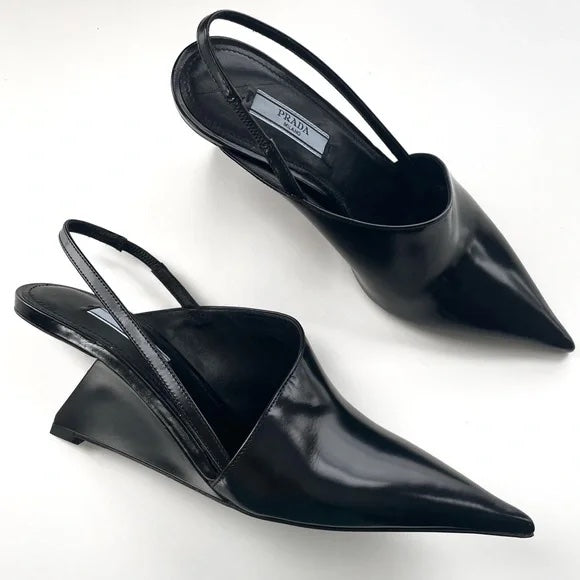 PRADAウェッジハイヒールエナメル PRADA LEATHER SLINGBACK GEOMETRIC WEDGE HEEL PUMPS