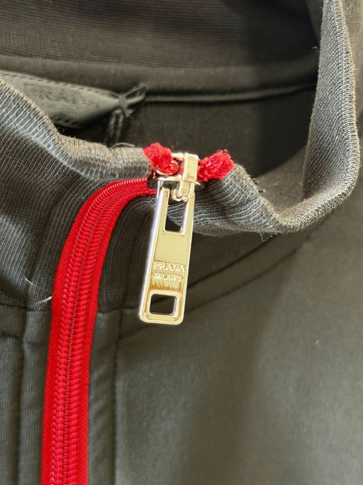 PRADA LINEA ROSSA LOGO ZIP MEN&
