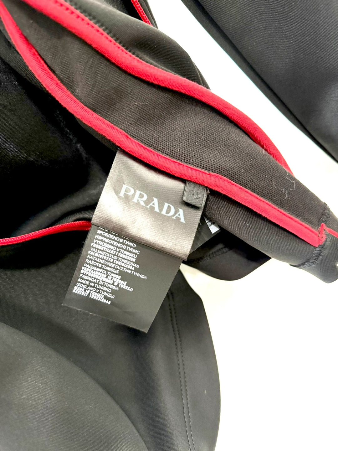 PRADA LINEA ROSSA LOGO ZIP MEN&