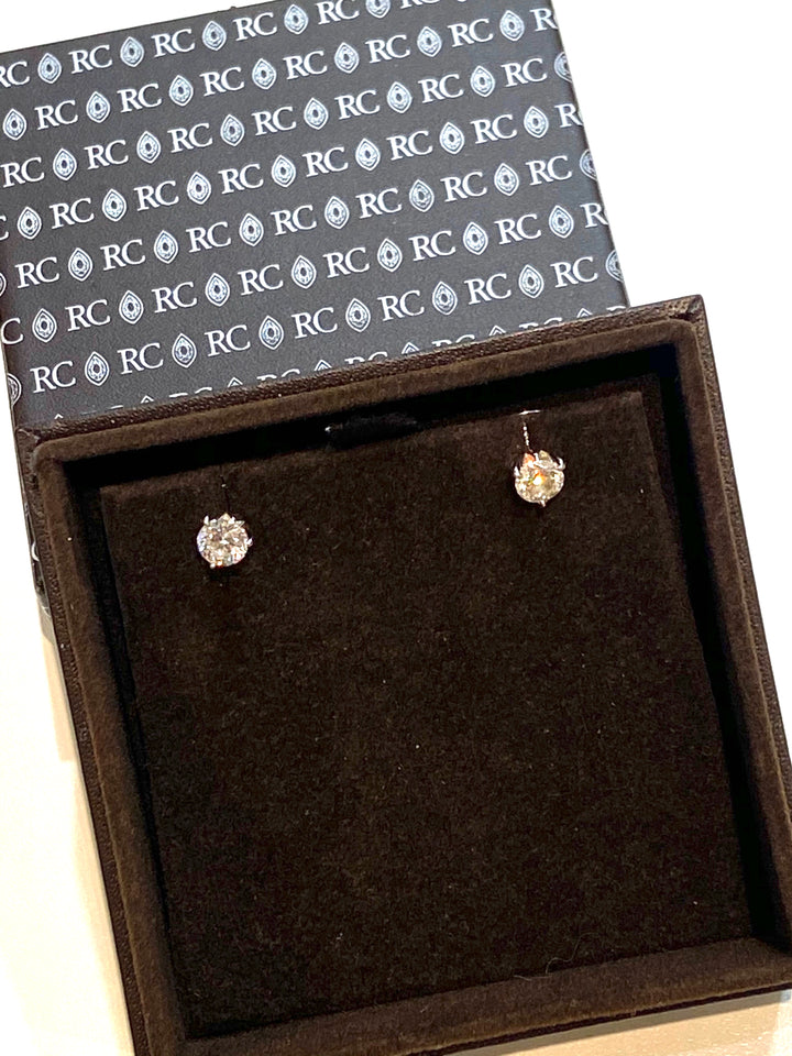ROBERTO COIN 18K WHITE GOLD DIAMOND STUD EARRINGS