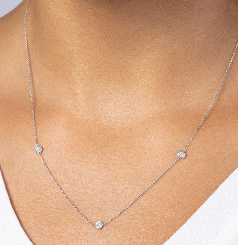 DIAMONDS BY THE INCH 3 DIAMONDS STATION 18K WHITE GOLD NECKLACE