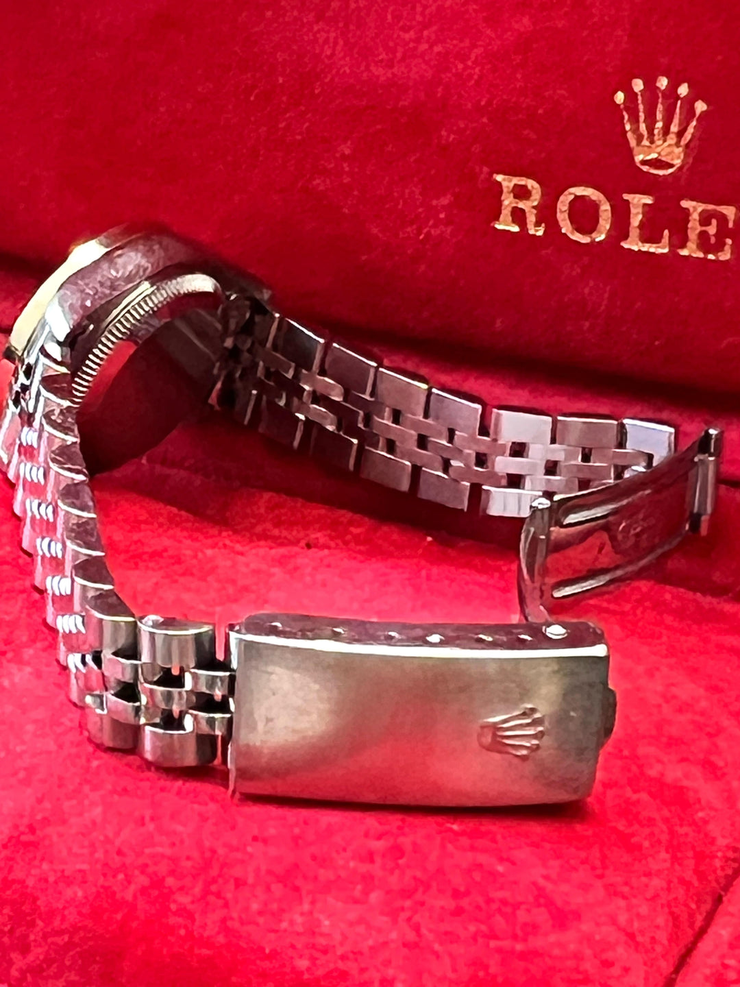 ROLEX DATEJUST 26MM DIAMOND BEZEL STAINLESS STEEL LADIES WATCH