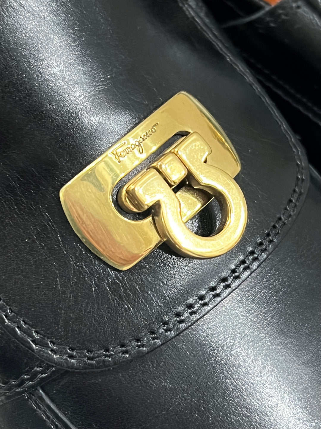 SALVATORE FERRAGAMO LADIES LEATHER LOAFERS