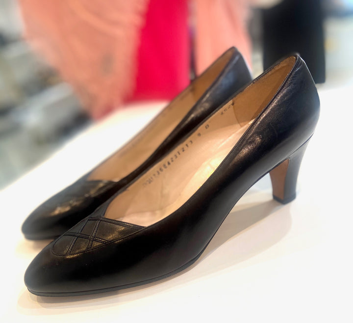 SALVATORE FERRAGAMO KITTEN HEEL LEATHER PUMPS