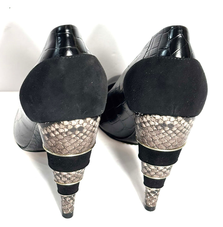 SALVATORE FERRAGAMO BLACK CROC LEATHER PUMPS