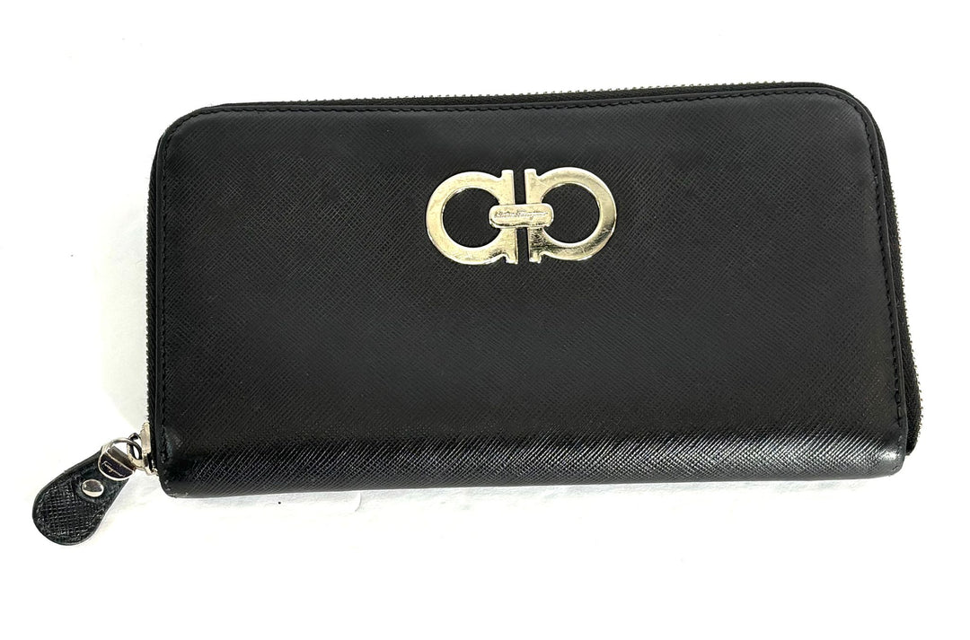 SALVATORE FERRAGAMO GANCINI ROUND ZIPPER LONG WALLET