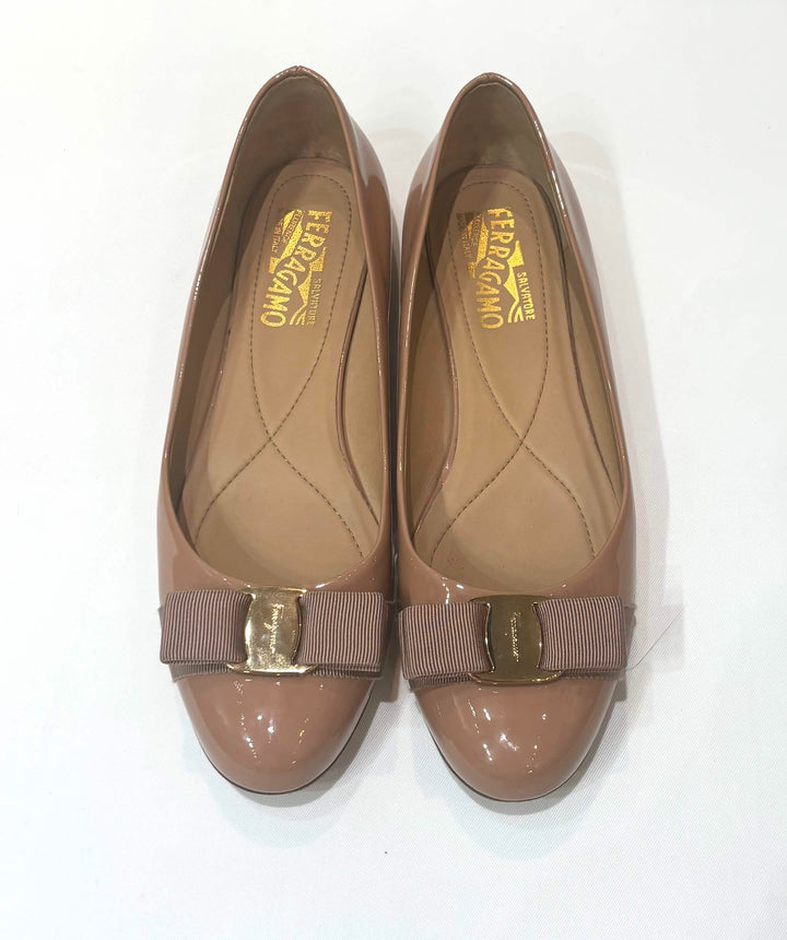 FERRAGAMO VARA BOW ACCENT BALLET FLATS