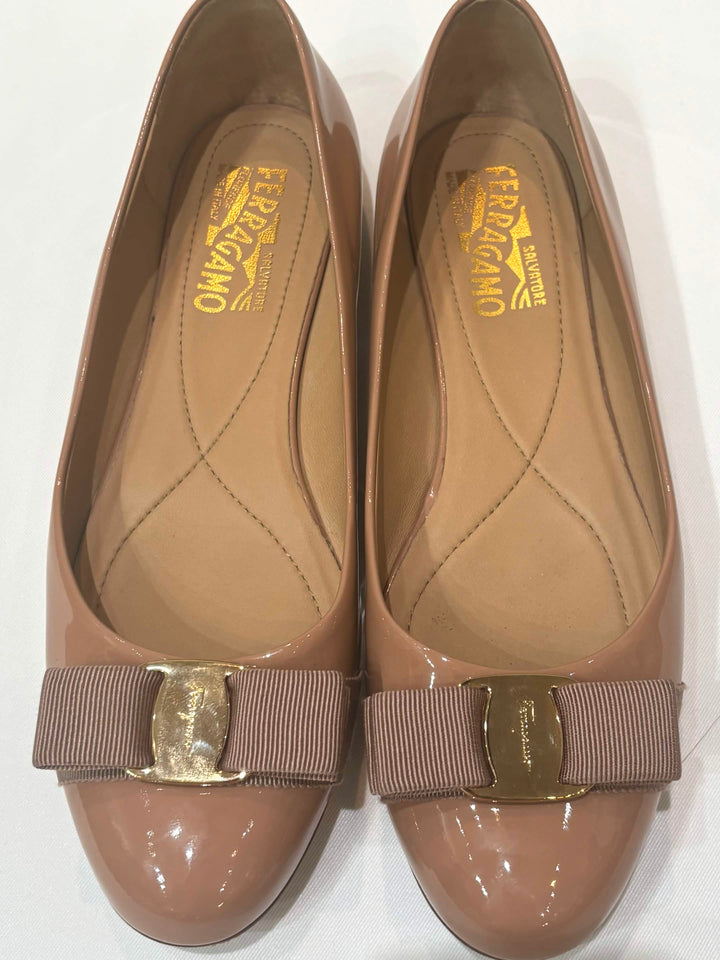 FERRAGAMO VARA BOW ACCENT BALLET FLATS
