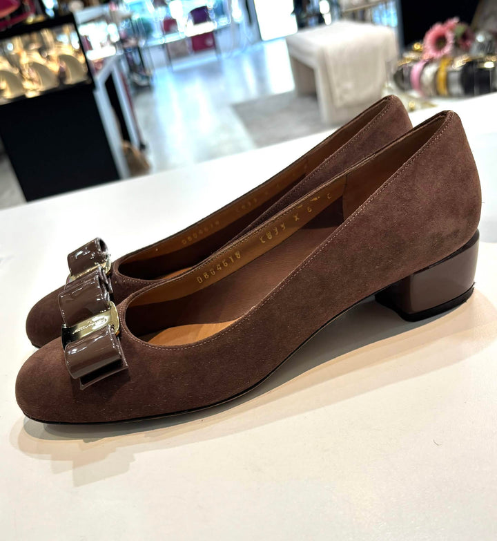 SALVATORE FERRAGAMO VARA PUMPS