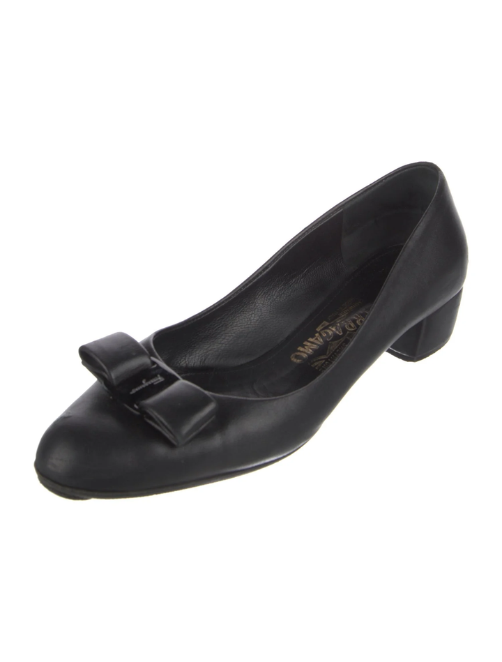 SALVATORE FERRAGMO LEATHER BOW ACCENT PUMPS