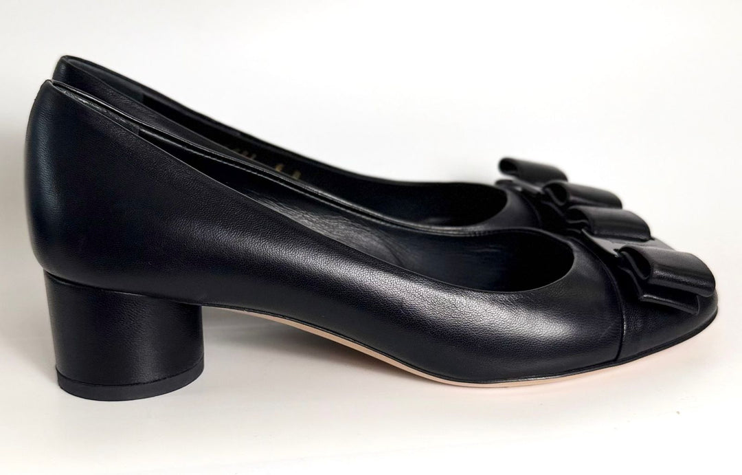 SALVATORE FERRAGMO LEATHER BOW ACCENT PUMPS
