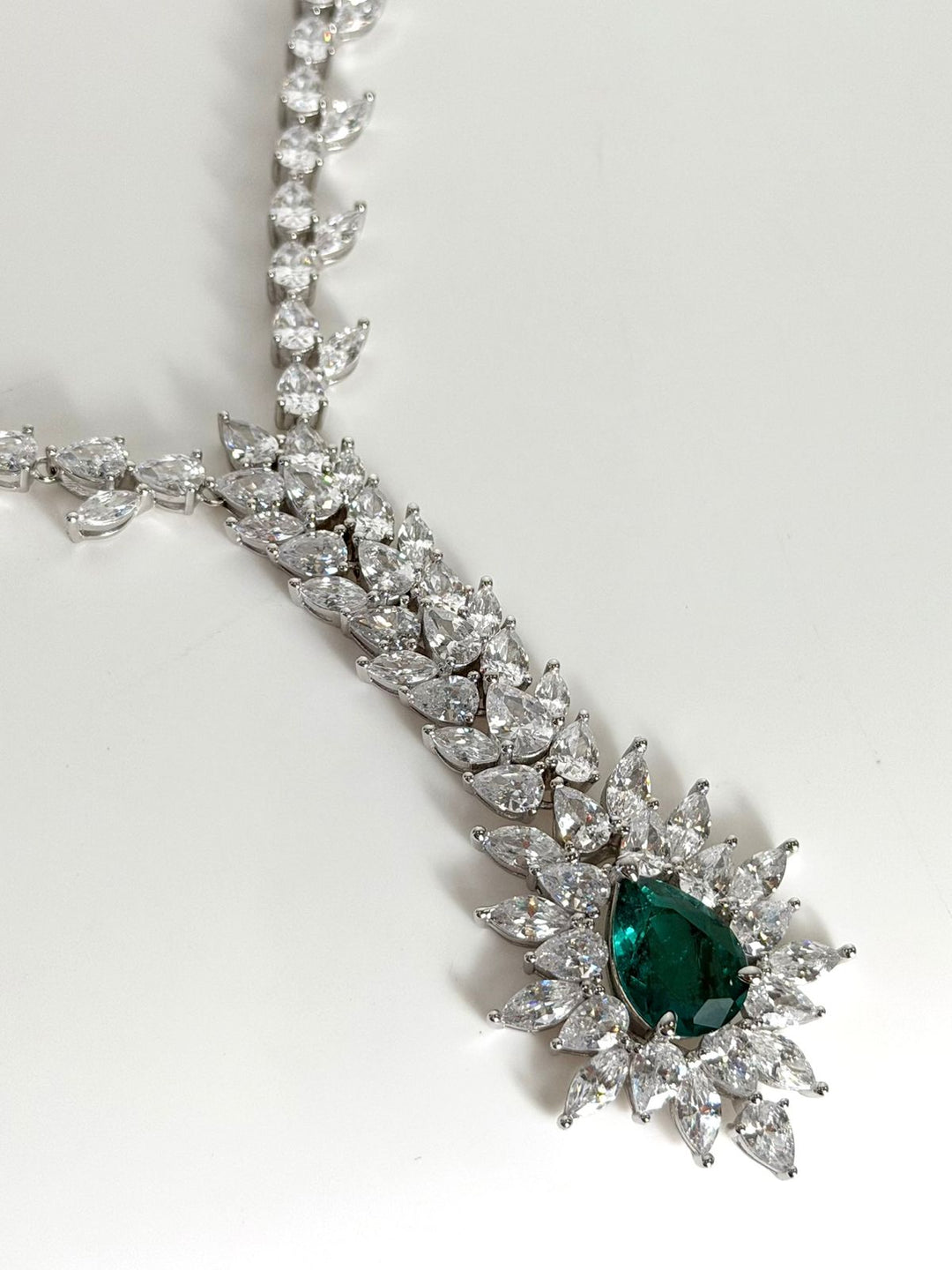 STERLING SILVER EMERALD LARIAT SWAROVSKI® CRYSTAL NECKLACE