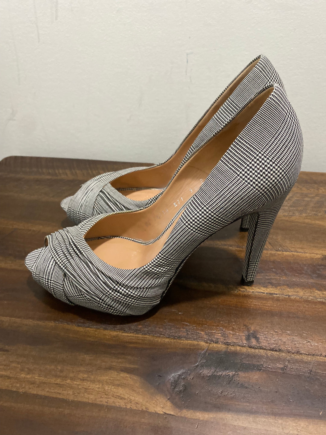 SALVATORE FERRAGAMO CHECK FABRIC PEEP TOE PUMPS