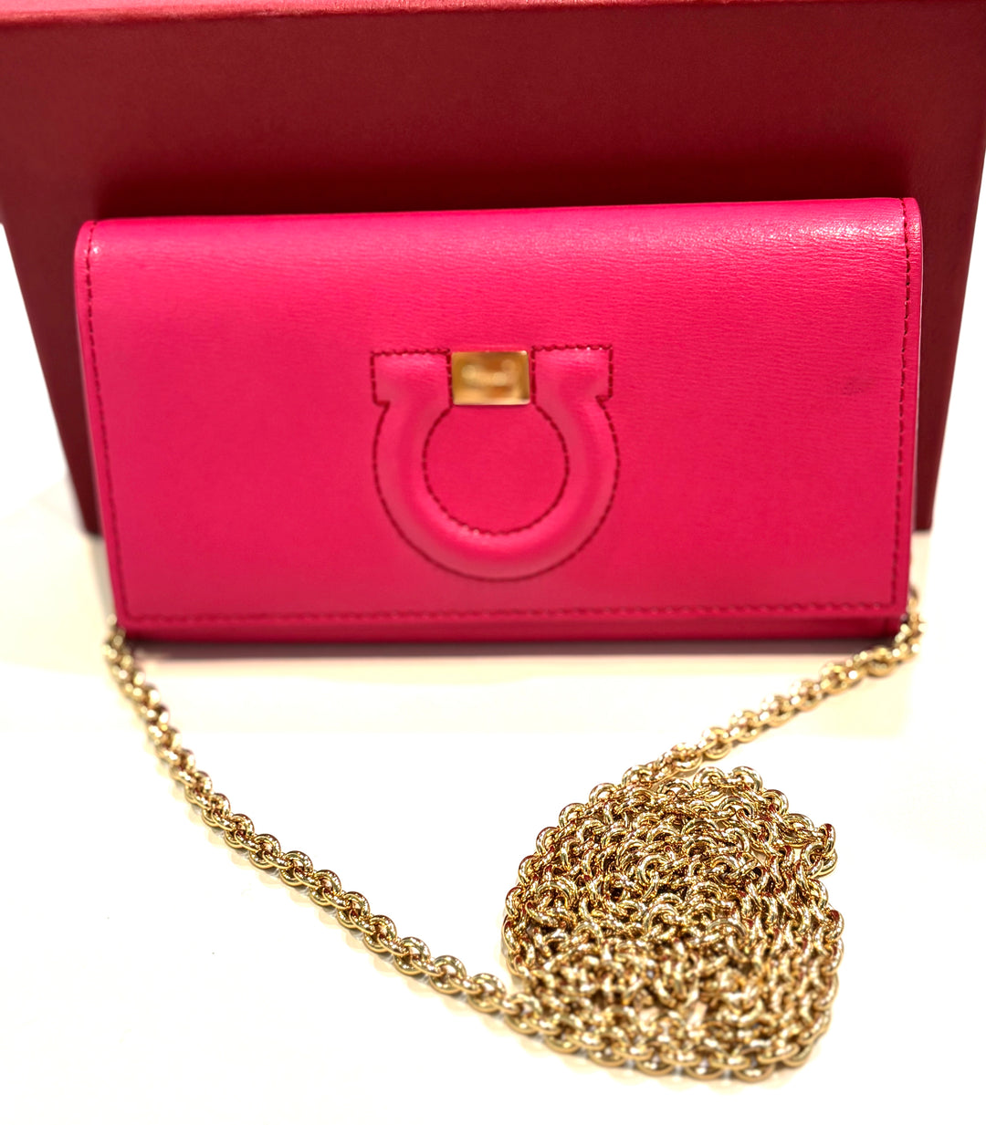 FERRAGAMO GANCINI CITY CALFSKIN LEATHER WALLET ON A CHAIN