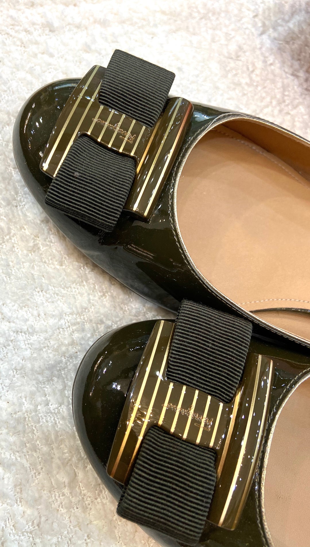 SALVATORE FERRAGAMO SHINY PATENT NINNA BALLET FLATS