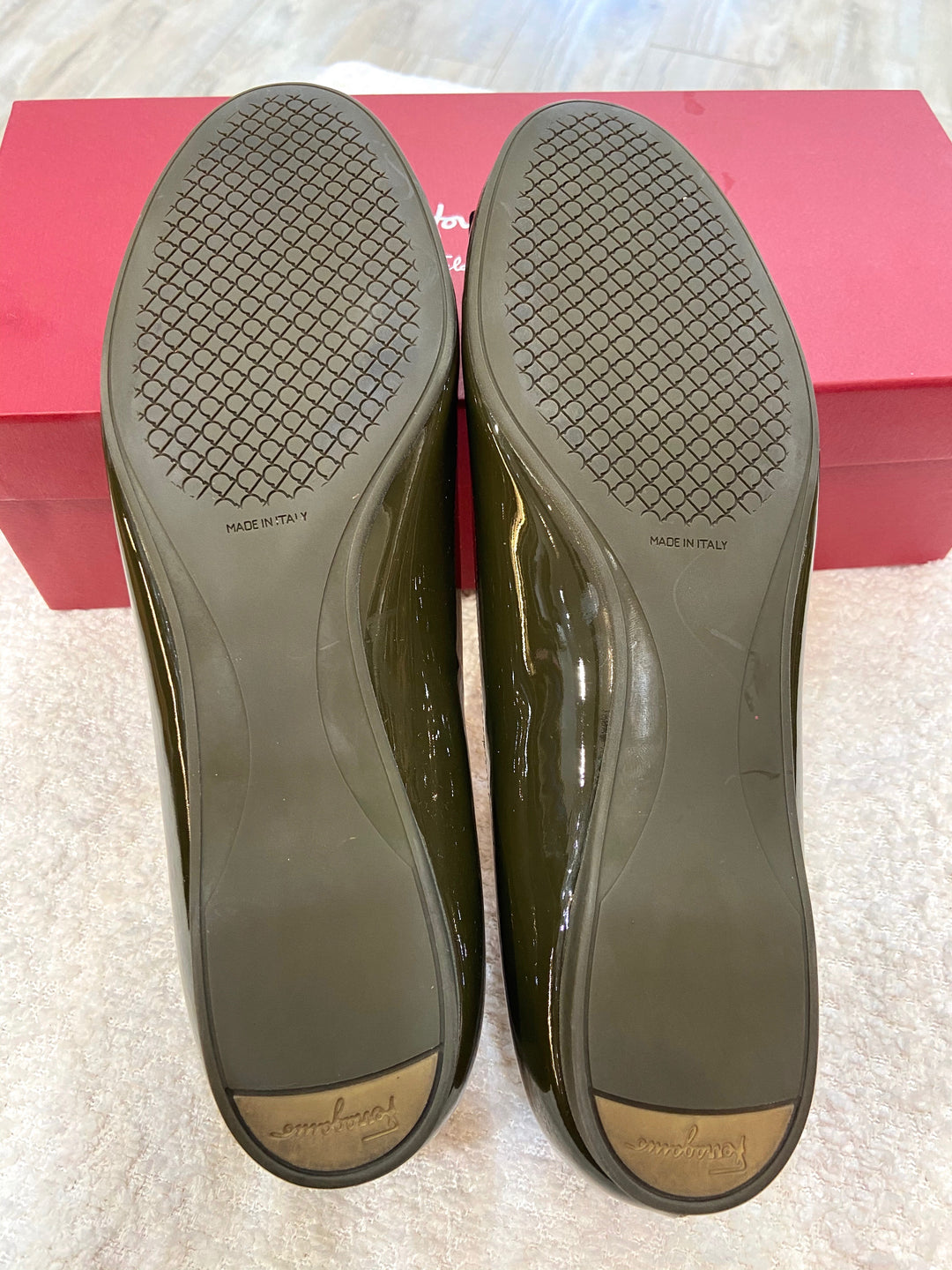SALVATORE FERRAGAMO SHINY PATENT NINNA BALLET FLATS