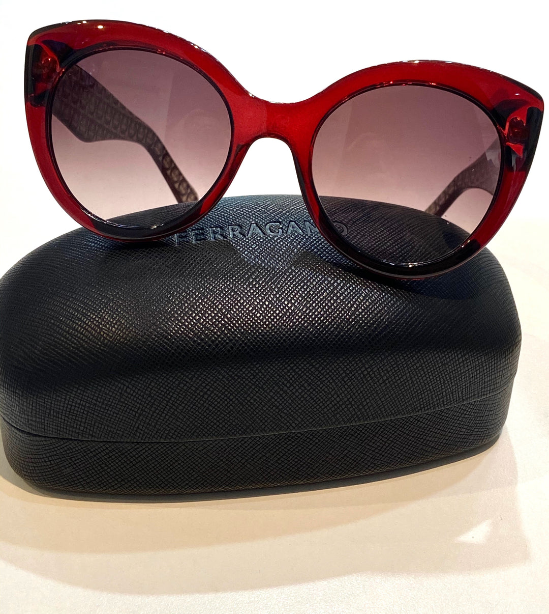 FERRAGAMO SF964S CAT EYE GRADIENT SUNGLASSES