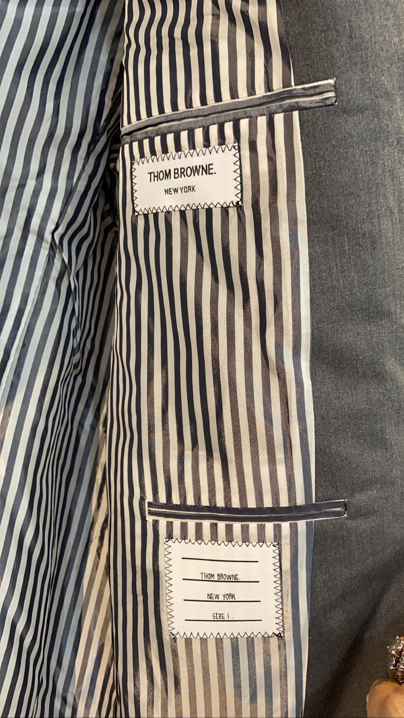 THOM BROWNE ARMBAND SINGLE BREASTED MEN&