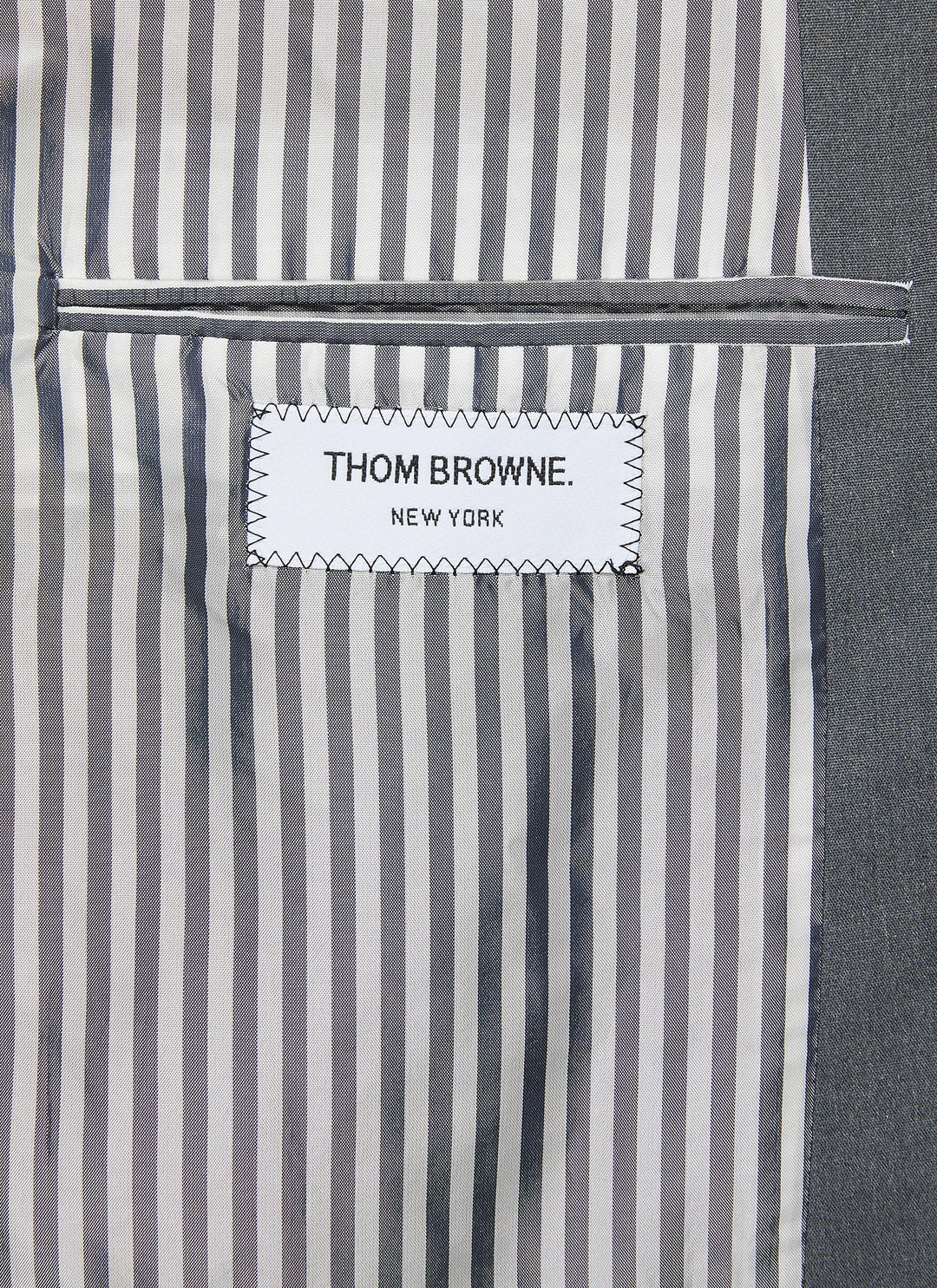 THOM BROWNE ARMBAND SINGLE BREASTED MEN&