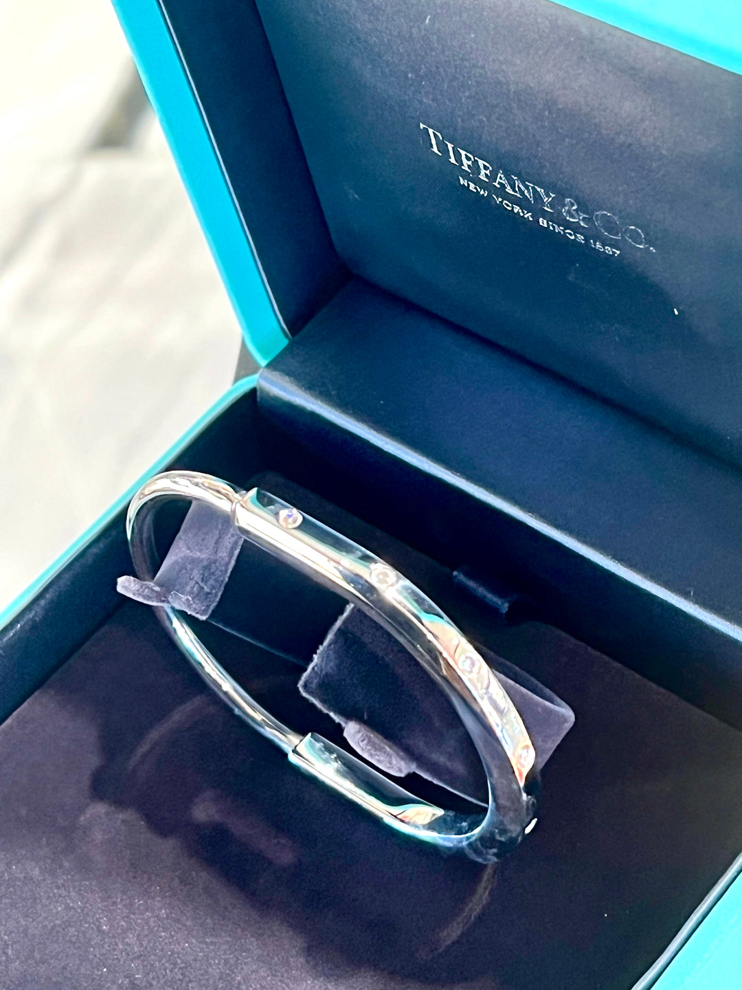 TIFFANY &amp; CO 18K WHITE GOLD DIAMOND TIFFANY LOCK COLLECTION BRACELET