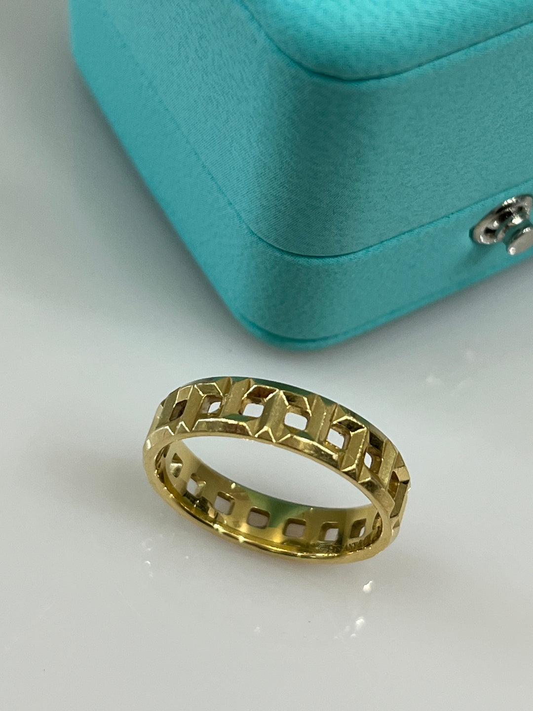 TIFFANY &amp; CO. 18K GOLD TRUE WIDE RING