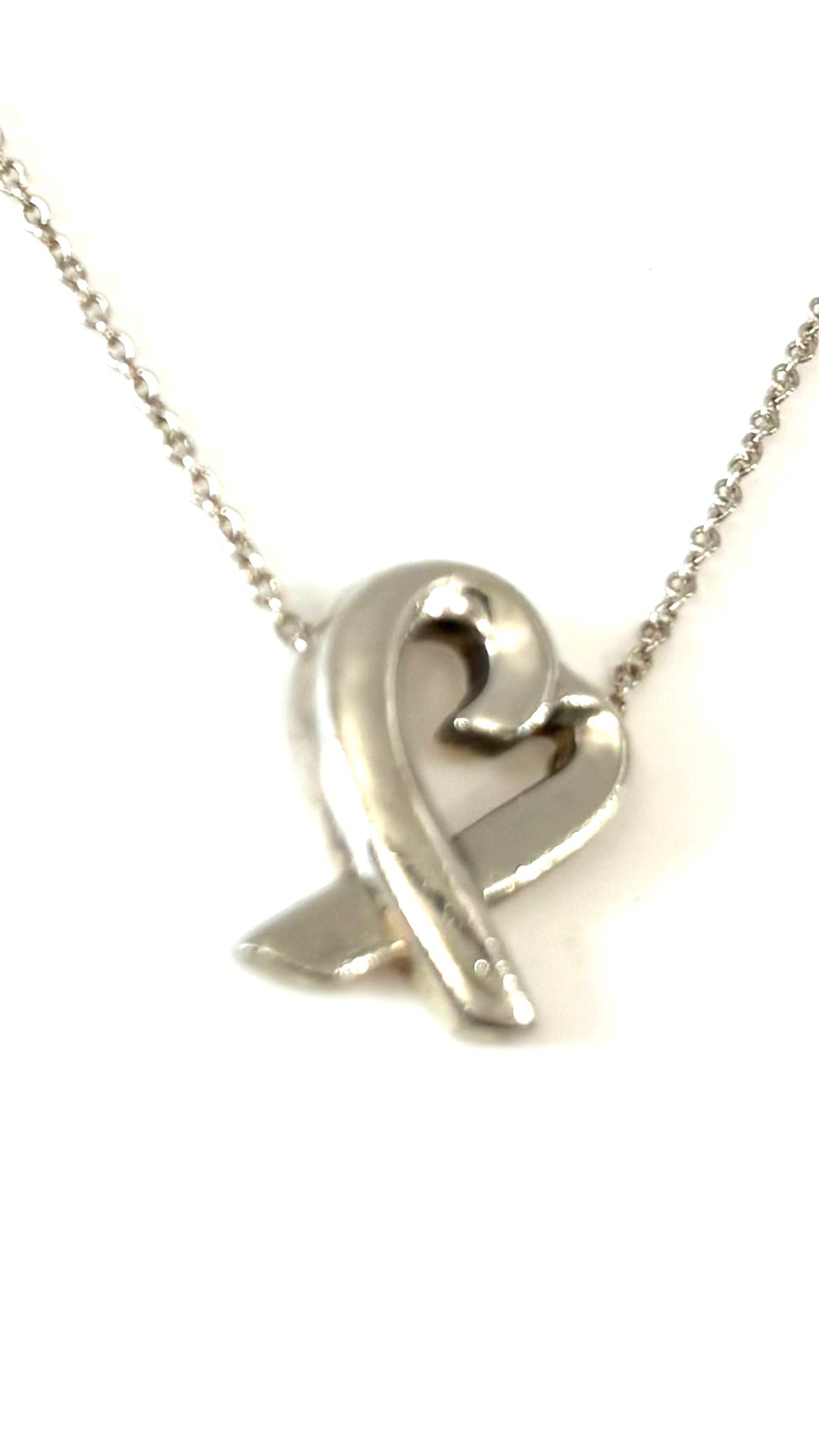 TIFFANY &amp; CO. PALOMA PICASSO® LOVING HEART PENDANT NECKLACE – STERLING SILVER