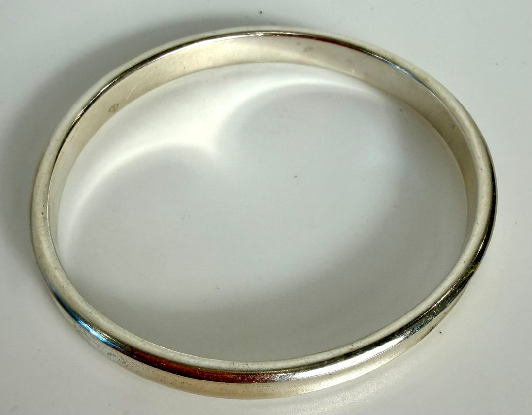 TIFFANY &amp; CO. NARROW BANGLE BRACELET