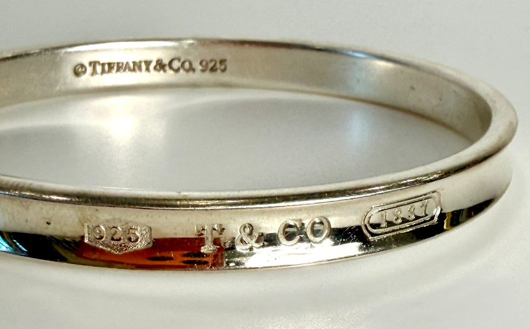 TIFFANY &amp; CO. NARROW BANGLE BRACELET
