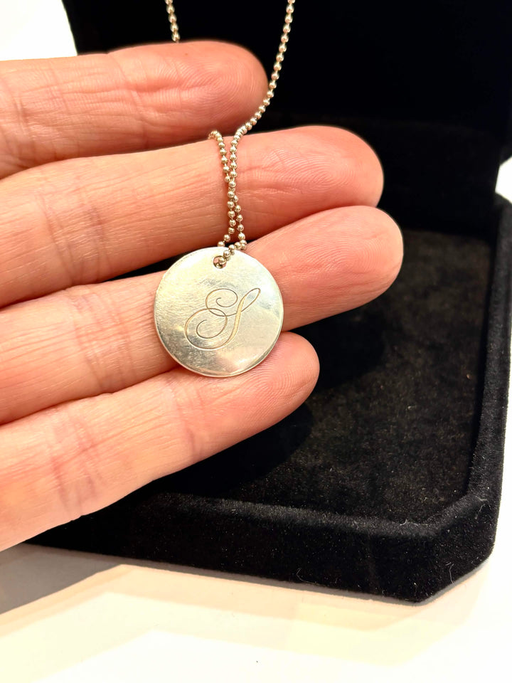 TIFFANY &amp; CO. SILVER INITIAL "S" DISC PENDANT STERLING SILVER NECKLACE