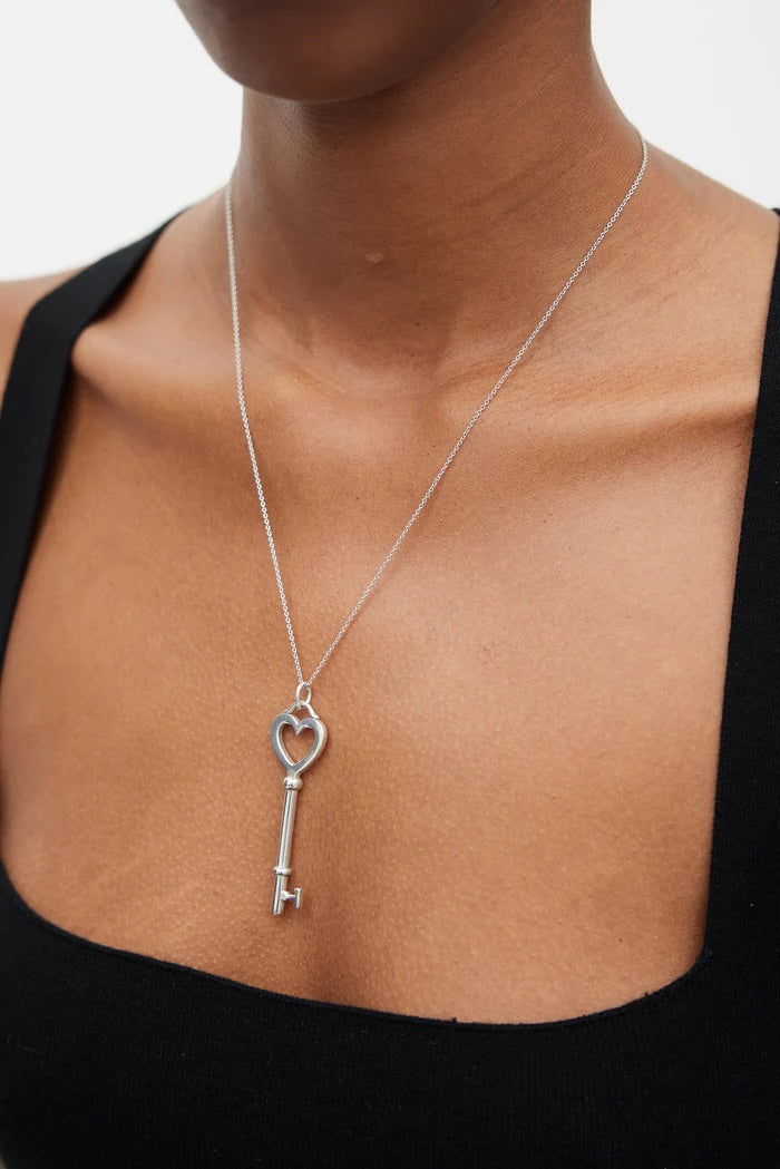 TIFFANY &amp; CO. STERLING SILVER LARGE HEART KEY PENDANT NECKLACE