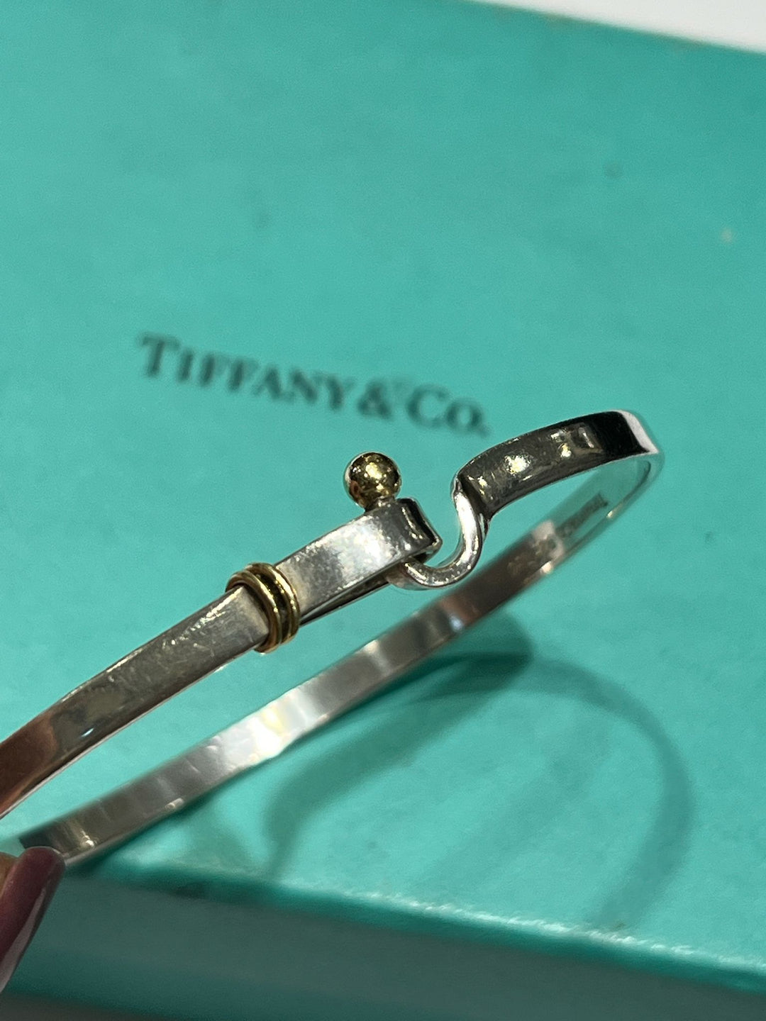 TIFFANY & CO. VINTAGE TWO-TONW HOOK & EYE BANGLE BRACELET