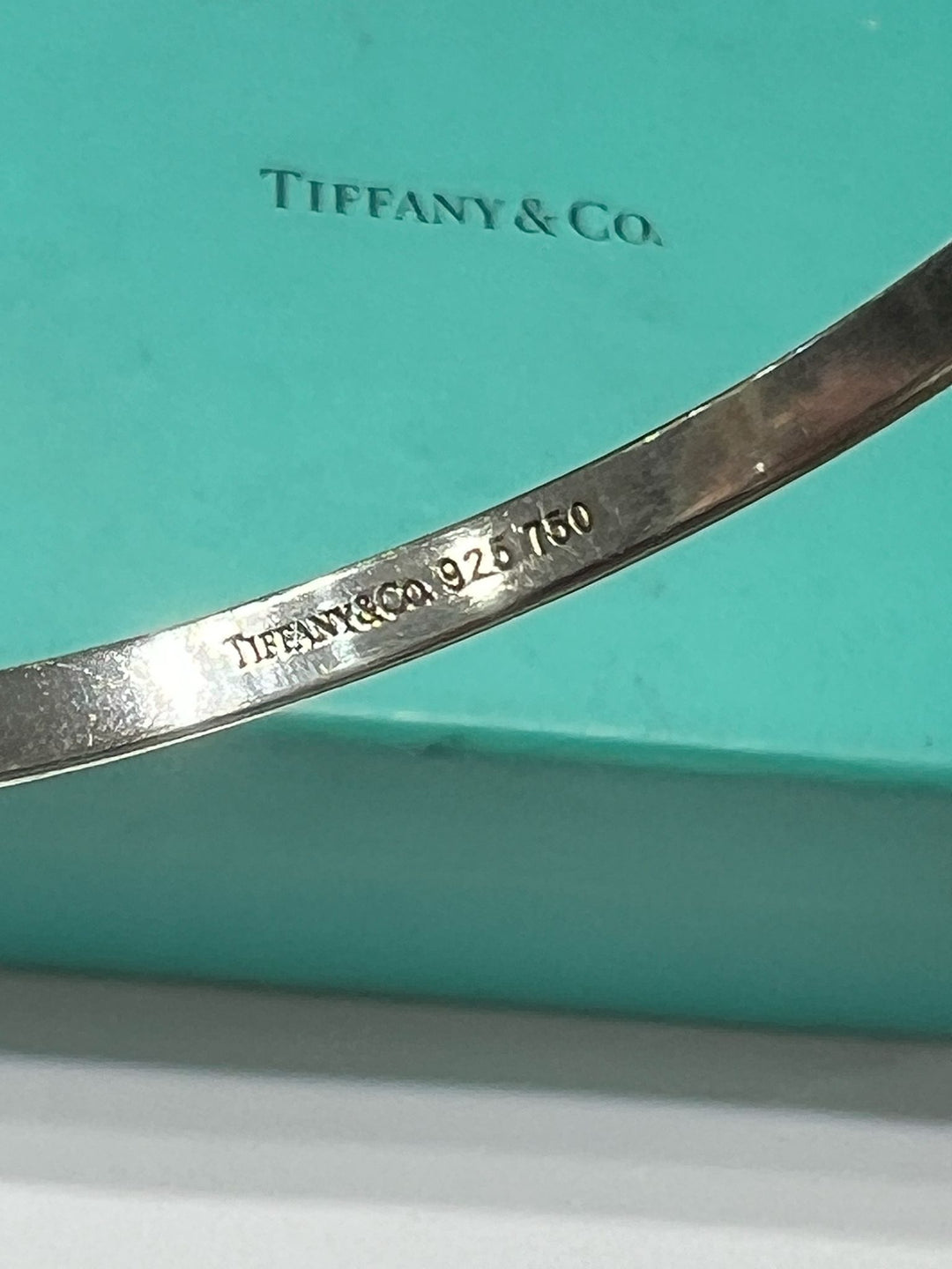 TIFFANY & CO. VINTAGE TWO-TONW HOOK & EYE BANGLE BRACELET