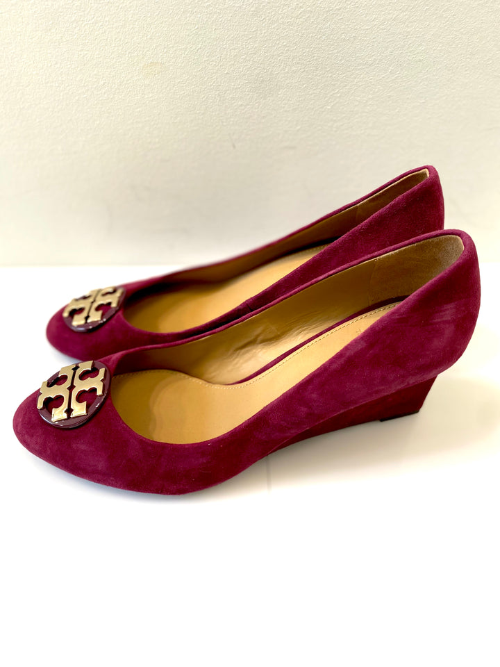 TORY BURCH LUNA EMBELLISHED SUEDE MEDALLION WEDGE HEEL PUMPS