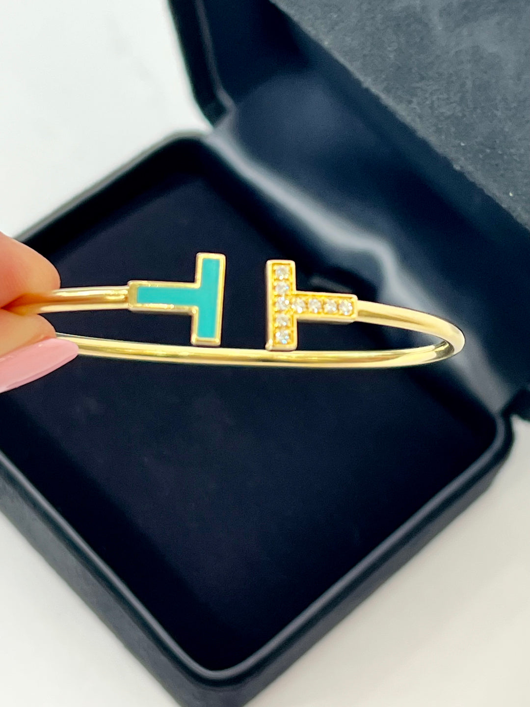 TIFFANY &amp; CO. 18K YELLOW GOLD TURQUOISE DIAMONDS T-WIRE BRACELET
