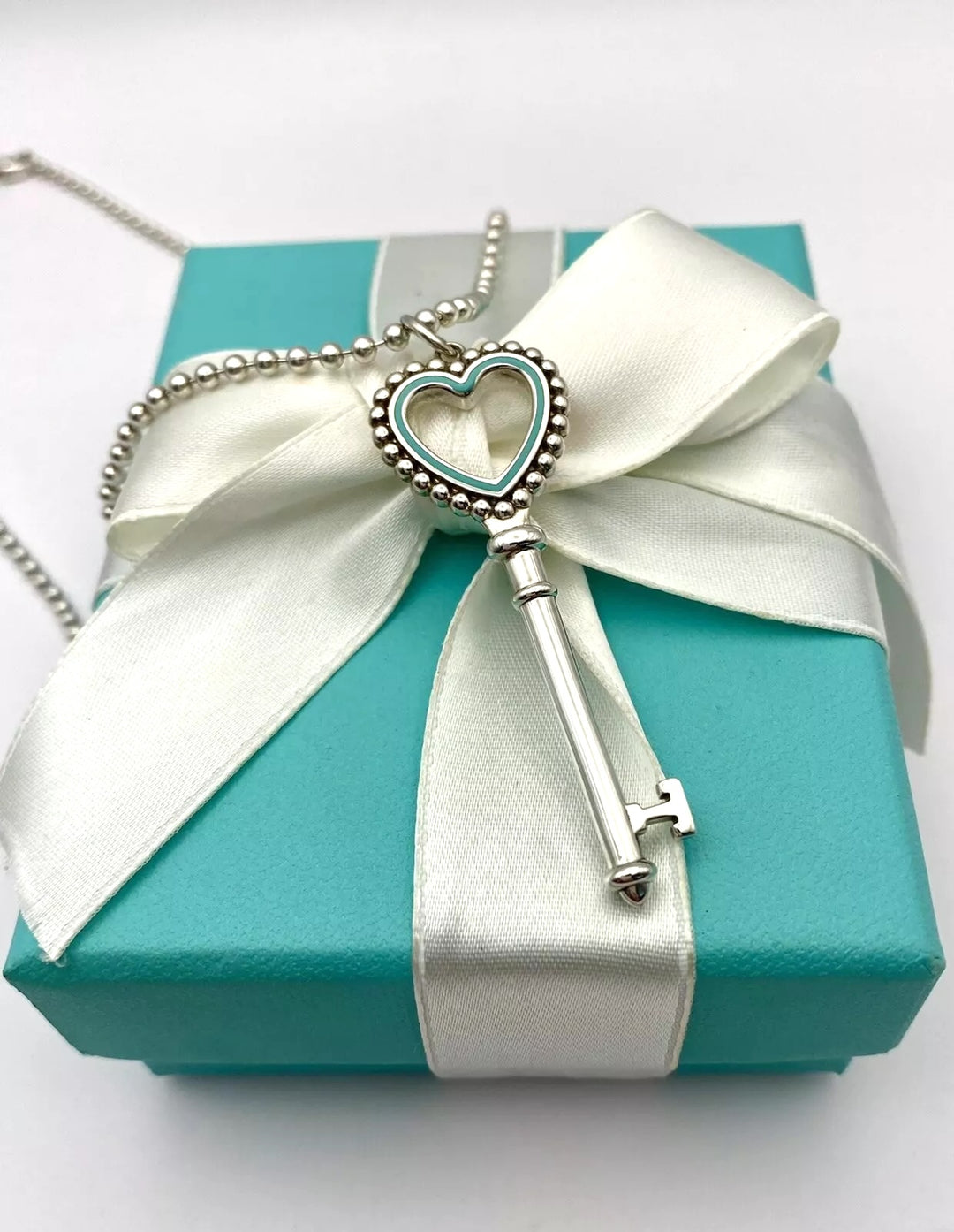 TIFFANY &amp; CO. BLUE ENAMEL BEAD HEART KEY STERLING SILVER NECKLACE