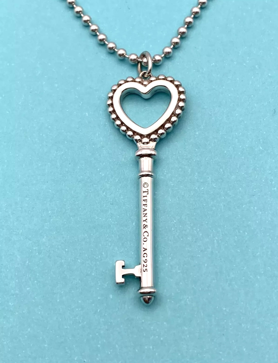 TIFFANY &amp; CO. BLUE ENAMEL BEAD HEART KEY STERLING SILVER NECKLACE