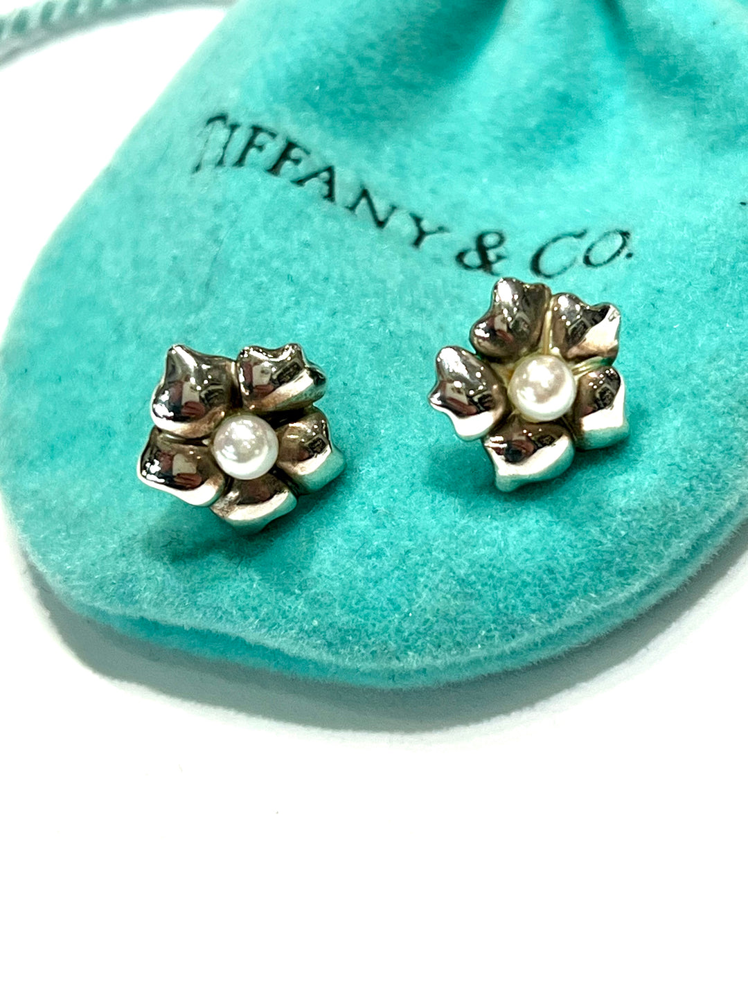 TIFFANY &amp; CO. PEARL FLOWER STERLING SILVER STUD EARRINGS