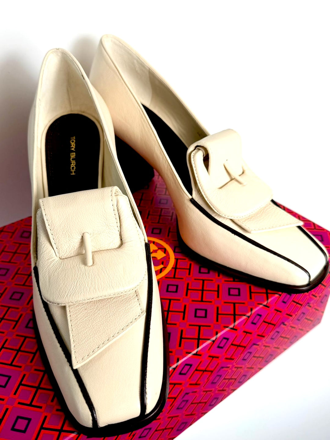 TORY BURCH BANANA HEEL LEATHER LOAFERS