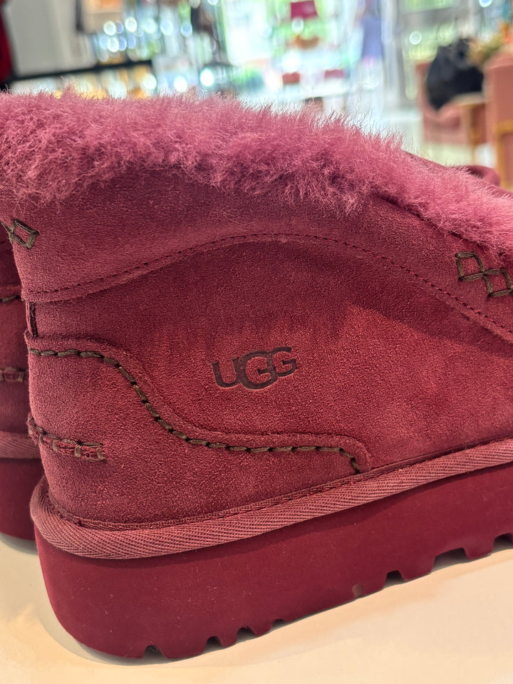 UGG ANSLEY PARC SUEDE FUR-LINED PLATFORM SLIP-ON SHOOTIES – BURNT MAGENTA