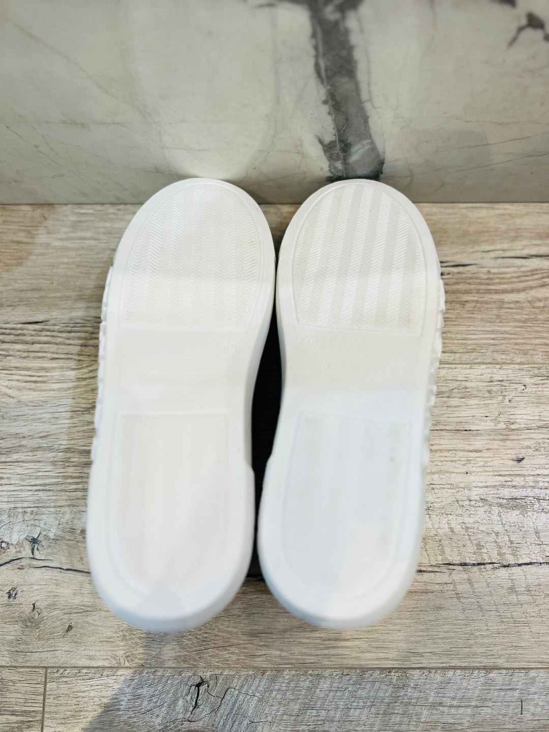 VALENTINO BY MARIO VALENTINO MAYA LEATHER SNEAKERS