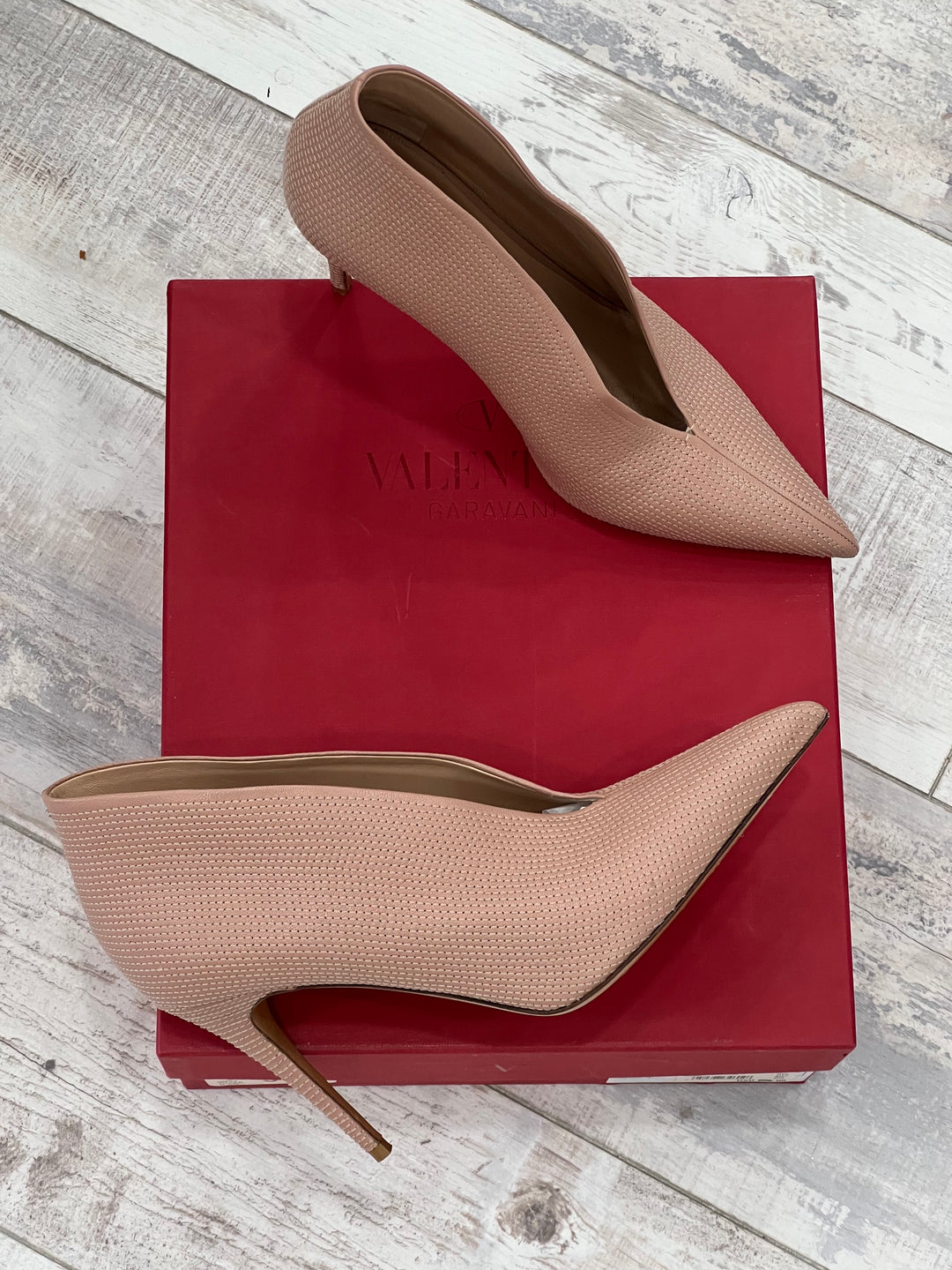 VALENTINO GARAVANI TEXTURED LEATHER PUMPS