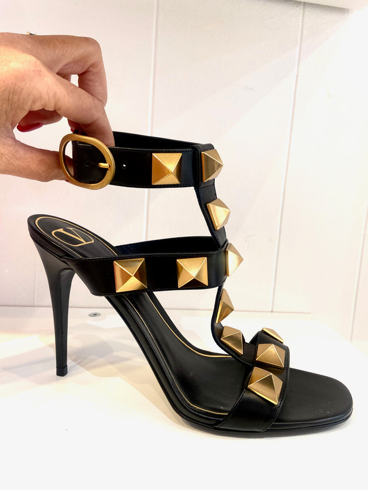 VALENTINO GARAVANI ROMAN STUD LEATHER SANDALS