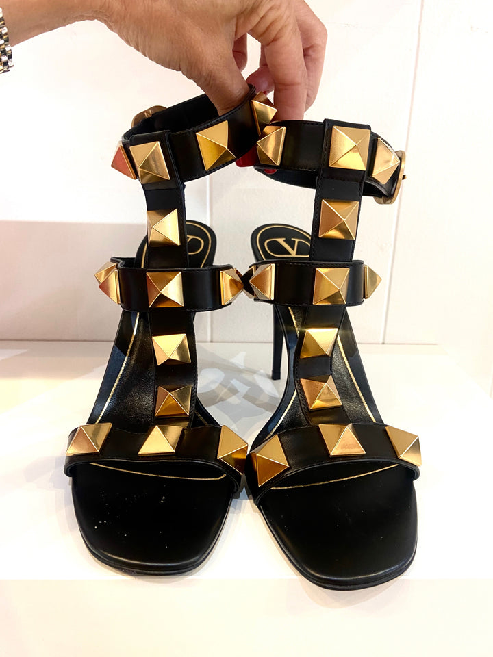 VALENTINO GARAVANI ROMAN STUD LEATHER SANDALS