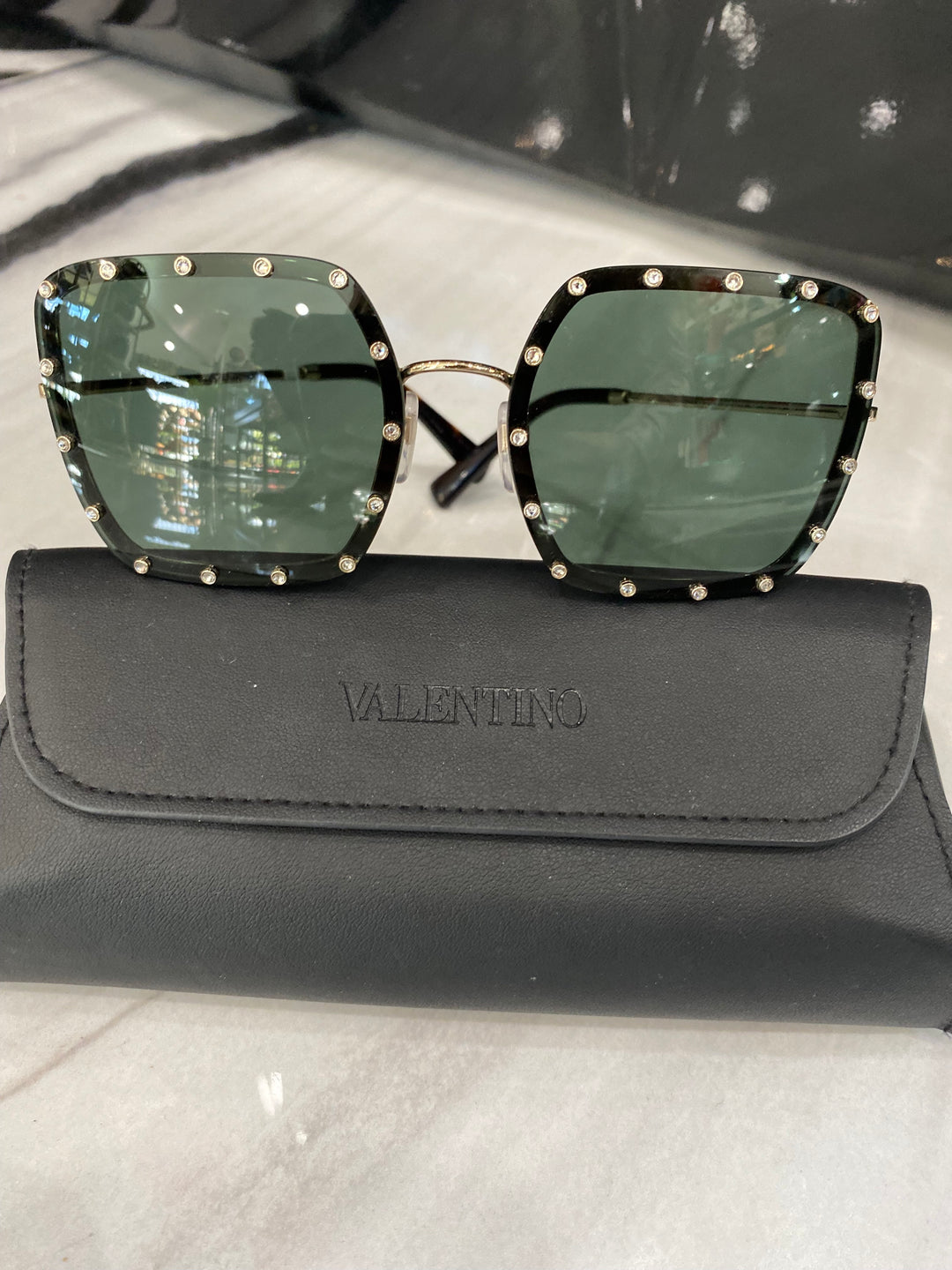 VALENTINO SUNGLASSES VA2052