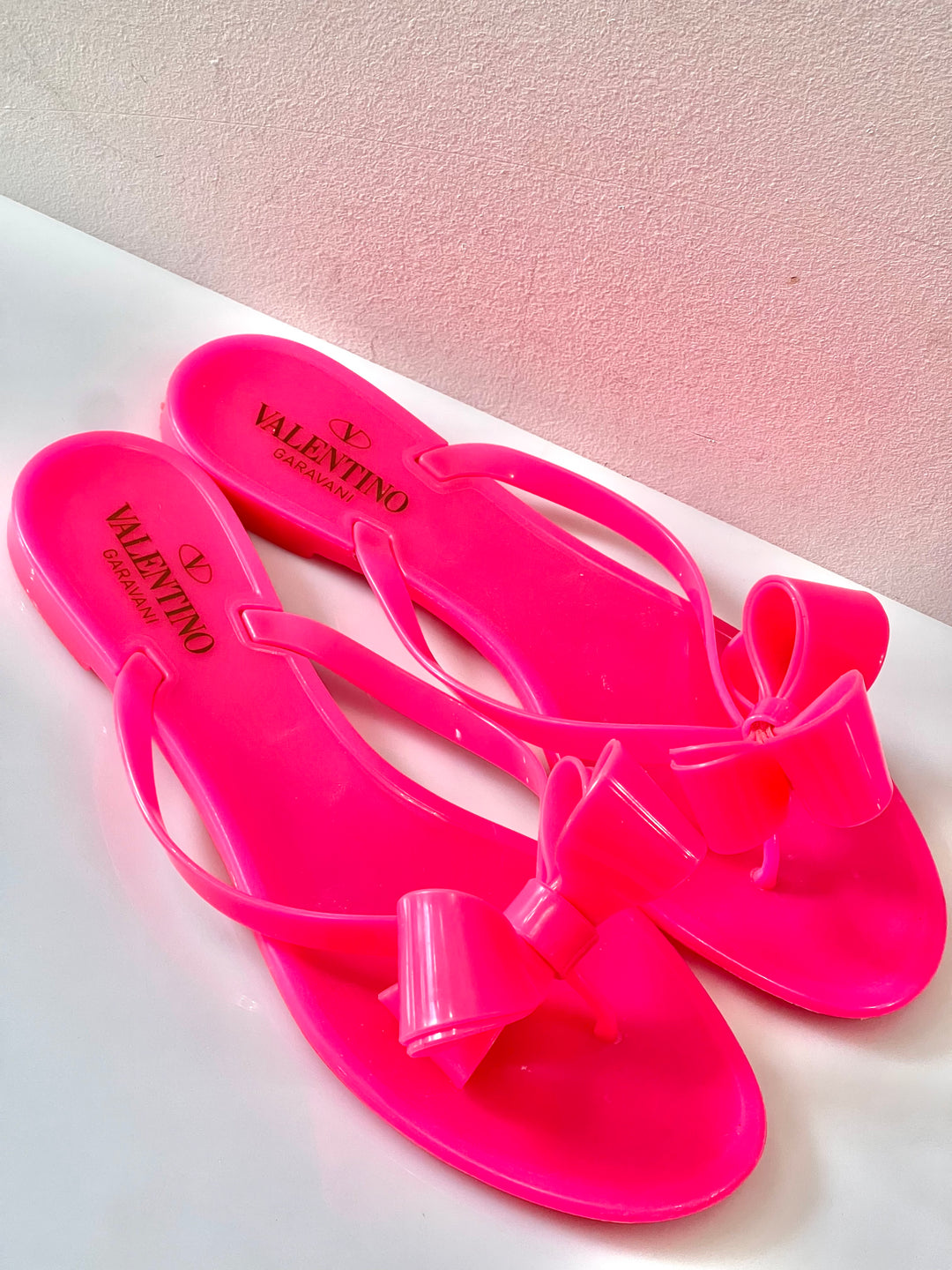 VALENTINO GARAVANI  JELLY BOW SLIDE SANDALS